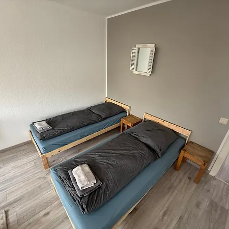 Emas 2 Mit 2 Einzelbetten, Kueche, Wlan, Tv * Krefeld